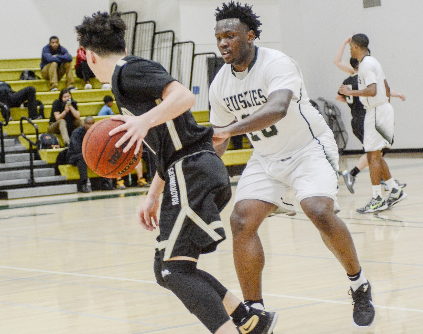East Los Angeles sophomore guard Sequan Walker works on defense and scored in double digits in a 98-57 win vs. Rio Hondo College on Feb. 8. (Photo by Tadzio Garcia)