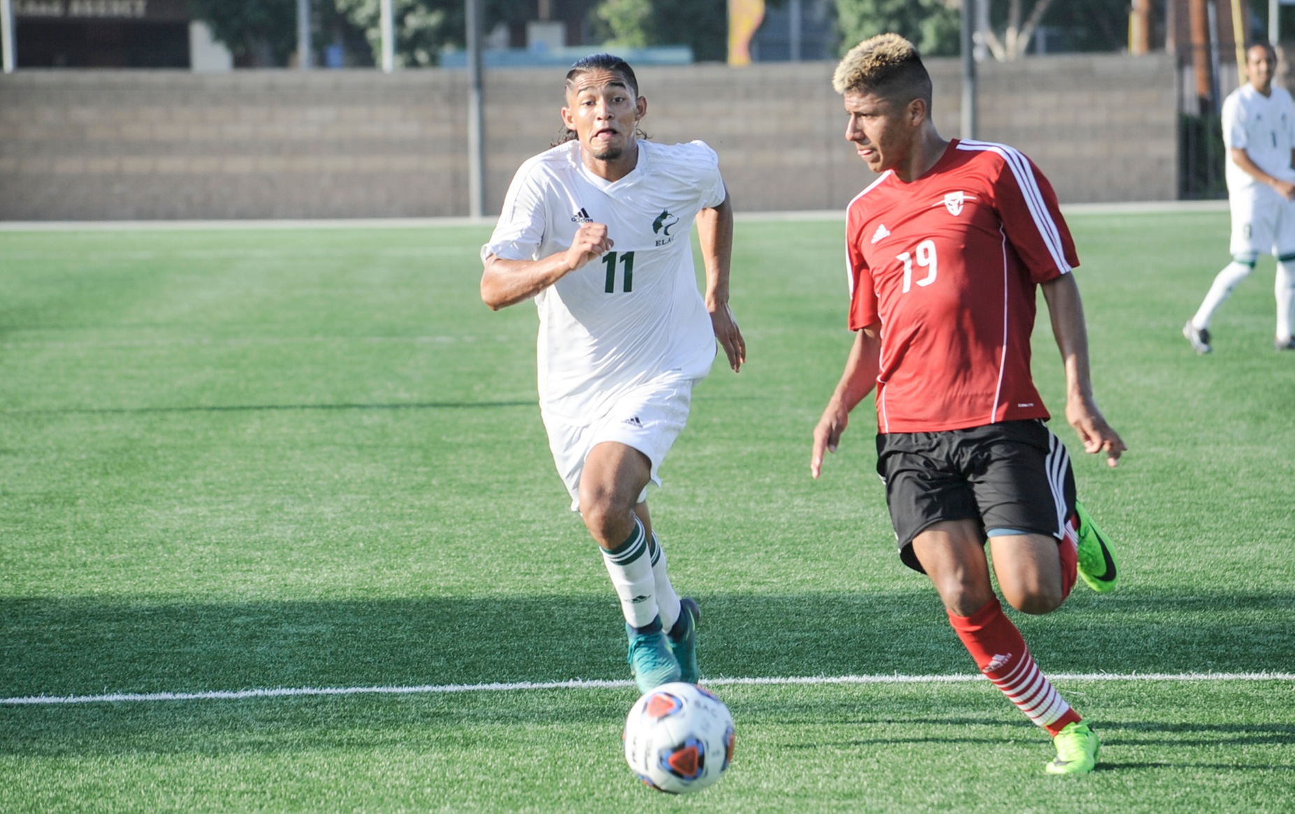 East Los Angeles College freshman Kevin Rodriguez moves towards the goal and scores in the 64th minute against Santa Ana College. The Huskies tied the Dons with the equalizer in the 90th minute in a 2-2 tie. (Photo by Tadzio Garcia)