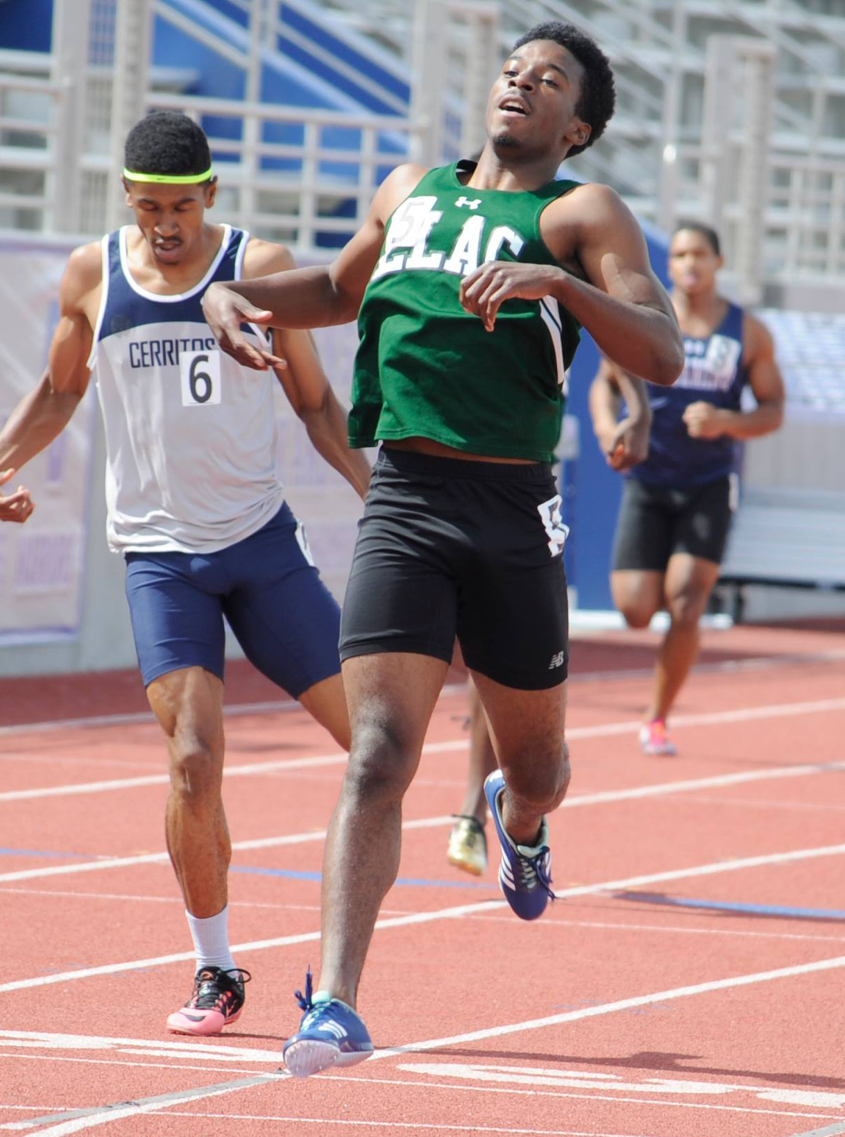 Track & Field's Dale Wilson signs