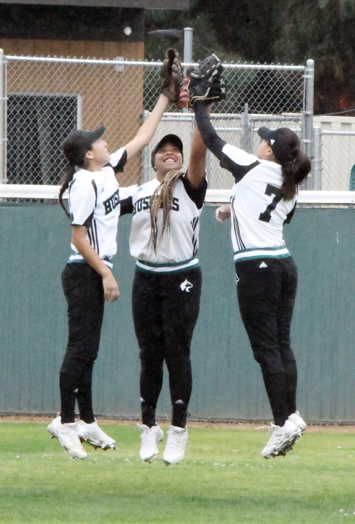 Down 3-1, the East Los Angeles College softball team scored three runs in the 5th inning and two in the 6th to take a 6-4 stunning win against Long Beach City College. (photo by DeeDee Jackson)