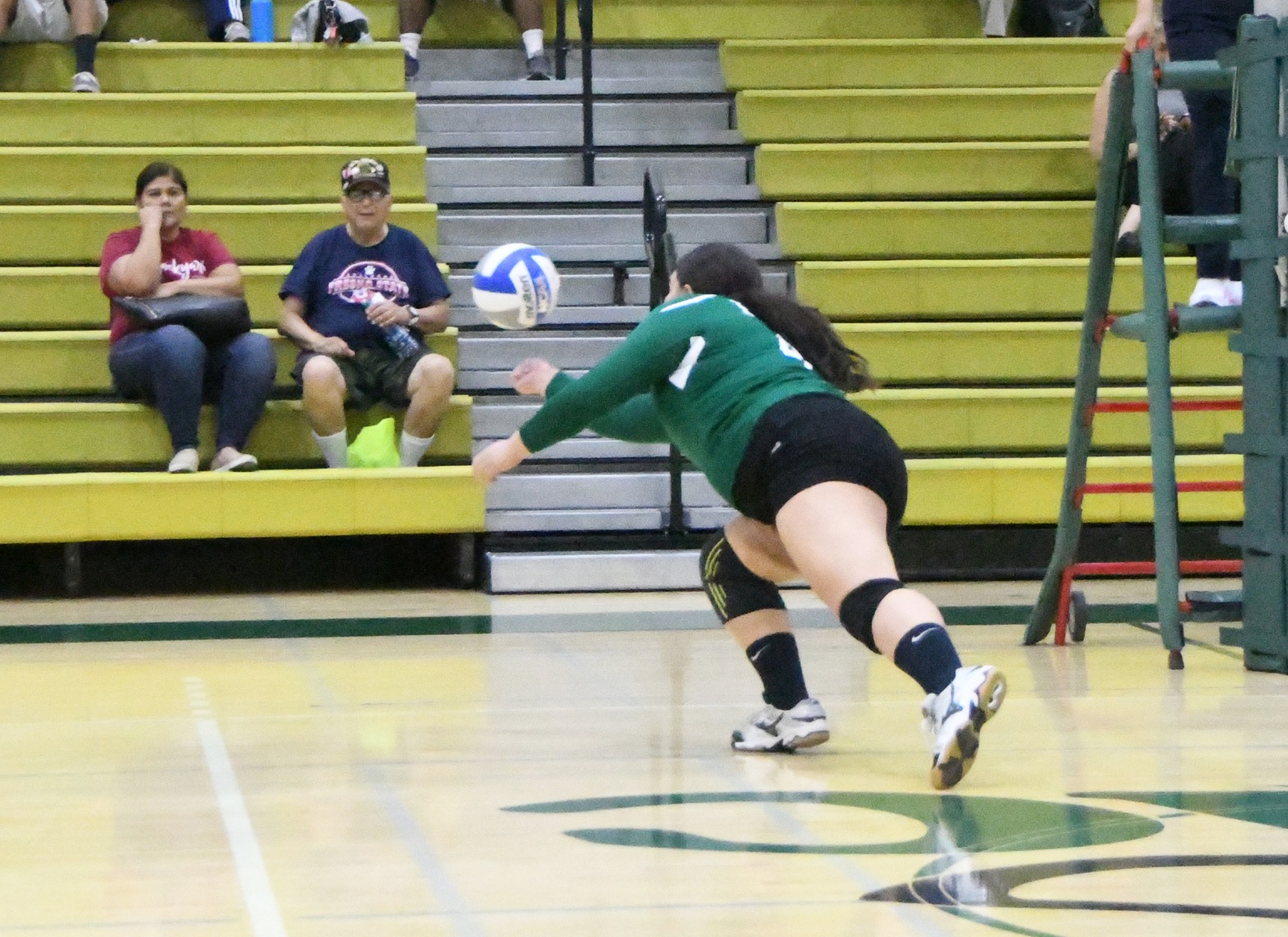 The East Los Angeles College volleyball team lost a 3-1 game to the Cal Lutheran University JV team. (Photo by DeeDee Jackson)